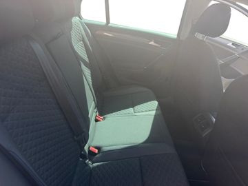 Volkswagen Golf - 9