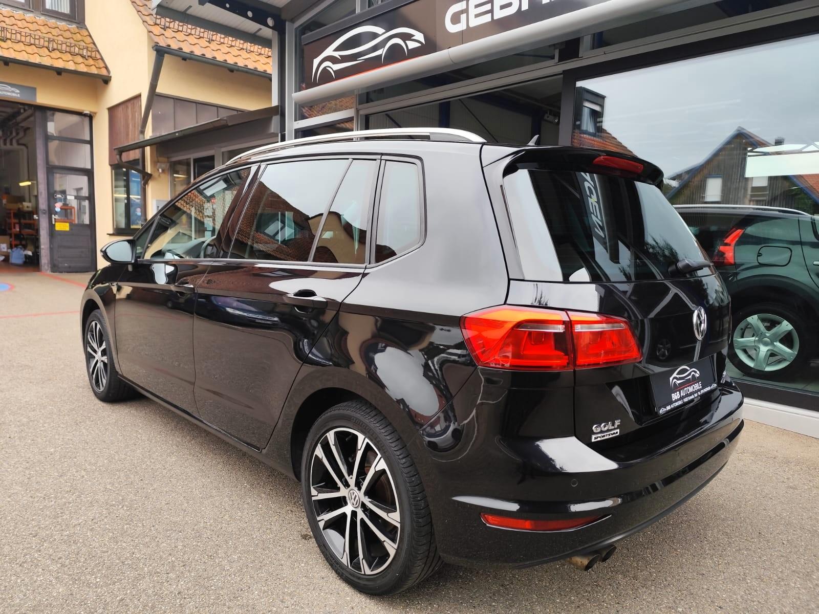 Volkswagen Golf Sportsvan XENON / AHK / PANORAMADACH