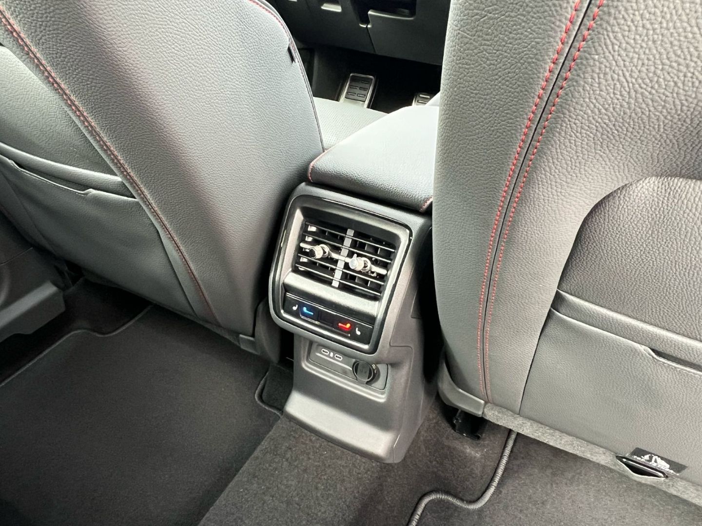 Kodiaq RS TSI 4X4DSG Leder*HUD*AHK*CANTON*Sthzg!