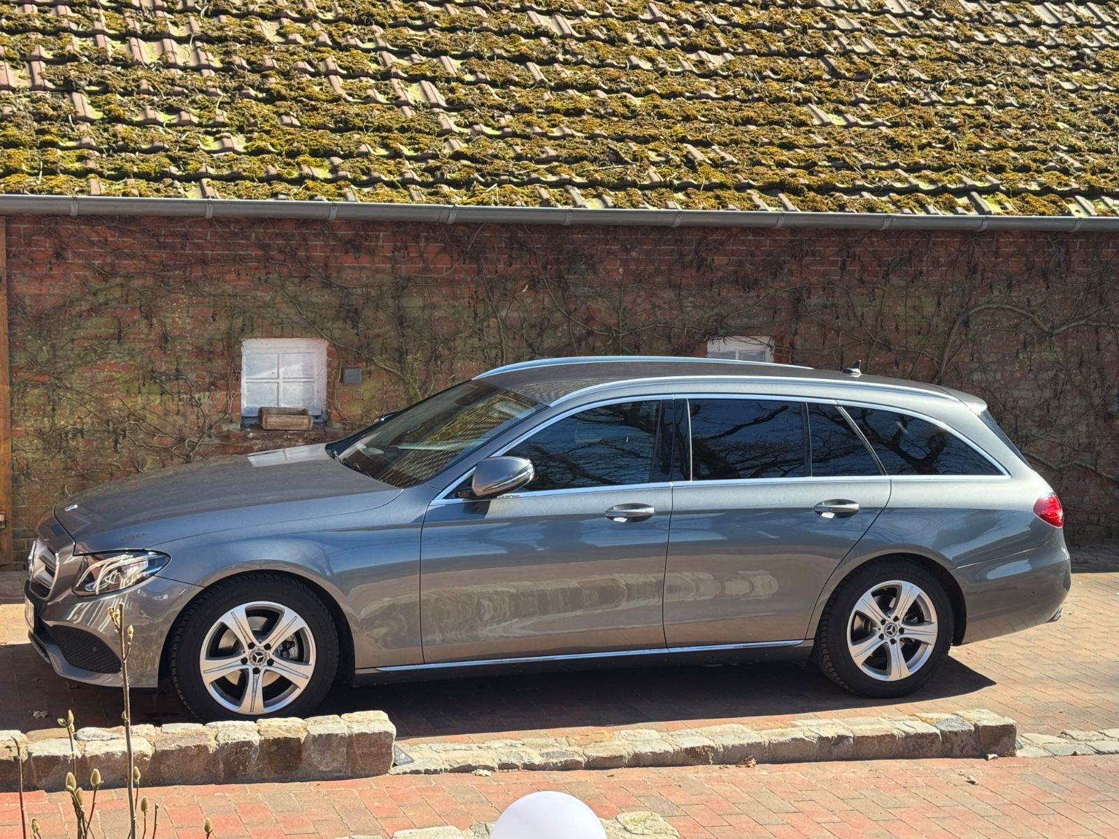 MERCEDES-BENZ E 220d T AVANTGARDE Autom.