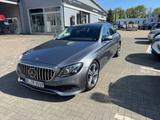 Mercedes-Benz E 400 4MATIC AVANTGARDE Autom. AVANTGARDE  - Mercedes-Benz E 400: Von Privat