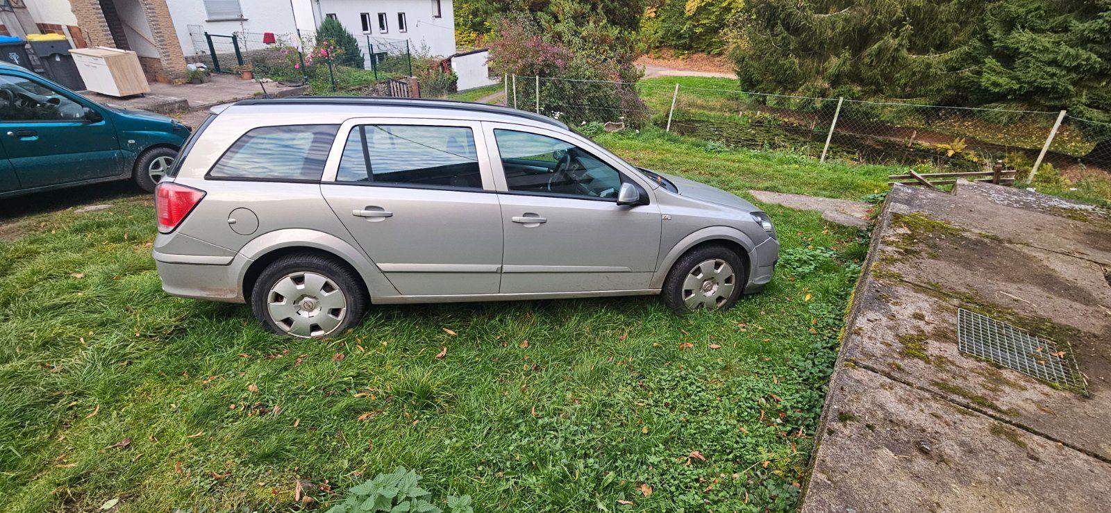 Opel Astra 2006 — interior