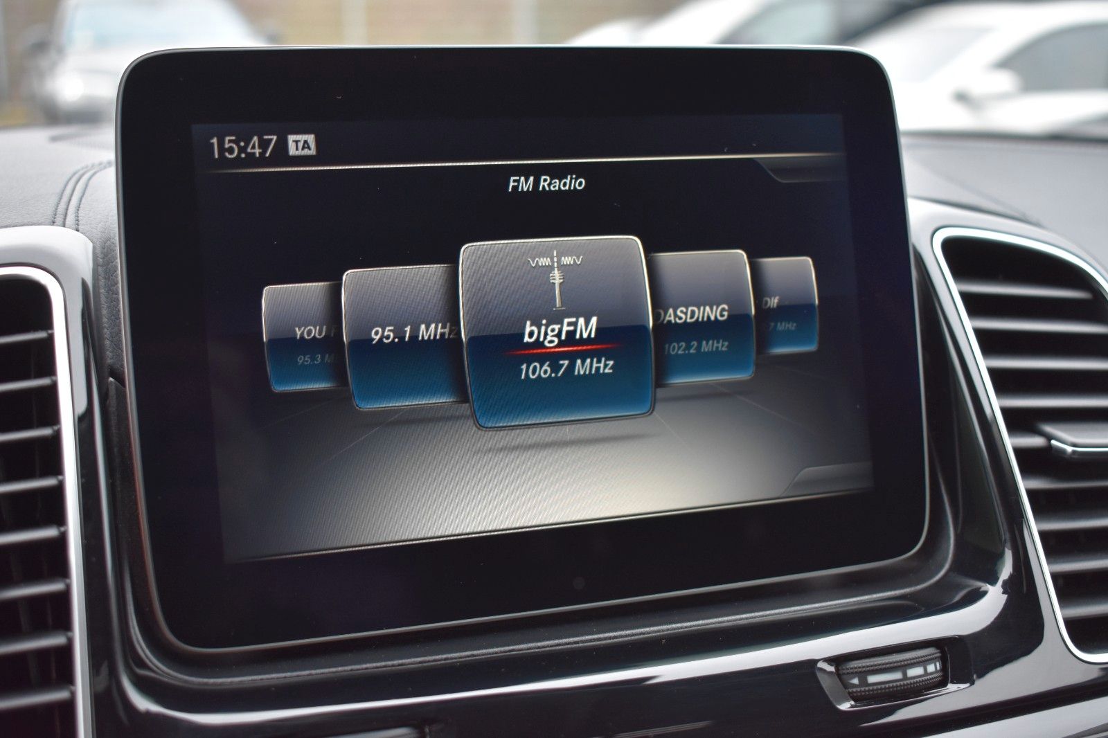 Fahrzeugabbildung Mercedes-Benz GLE 400 4Matic Distronic AHK 21* Keyless-go