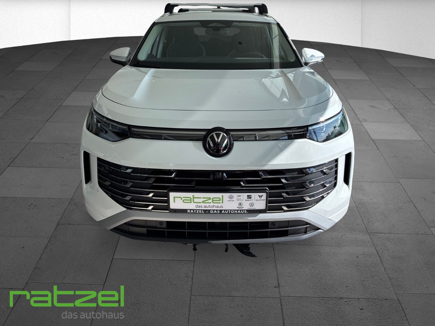 Fahrzeugabbildung Volkswagen Tayron ELEGANCE 1.5 TSI DSG 7-Sitzer+8-fach+NAVI