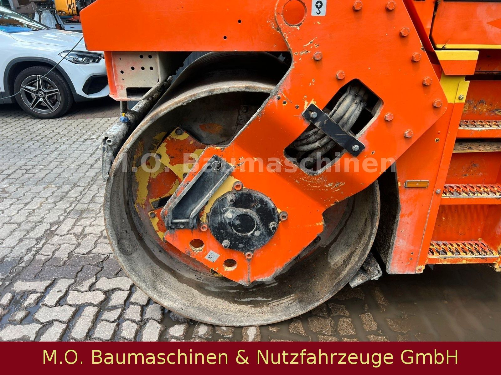 Fahrzeugabbildung Dynapac CC 222 CHF / Kombiwalze / 7.25 t / AC /