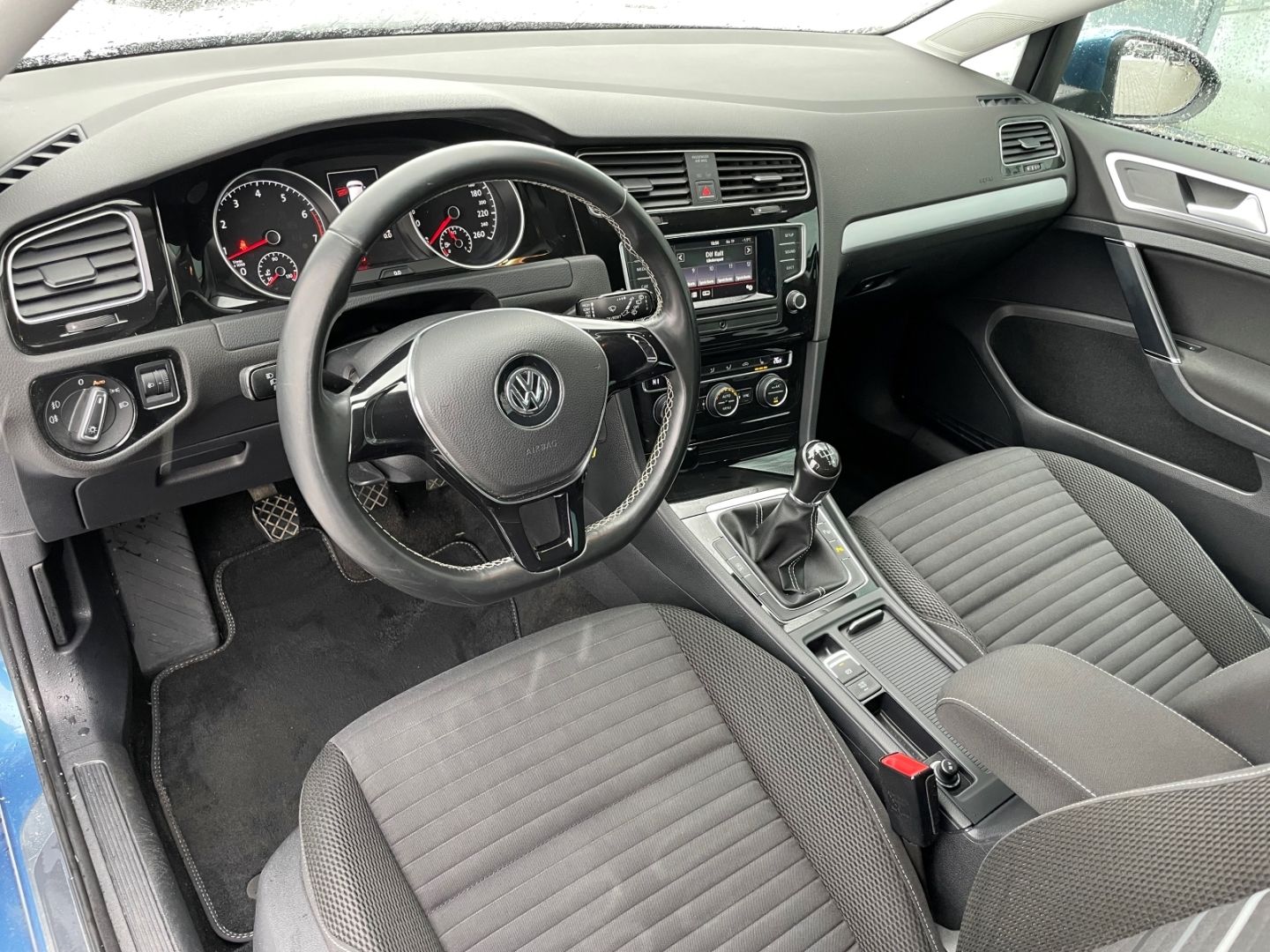 Fahrzeugabbildung Volkswagen Golf VII Cup PDC vo/hi Klimaautomatik SHZ