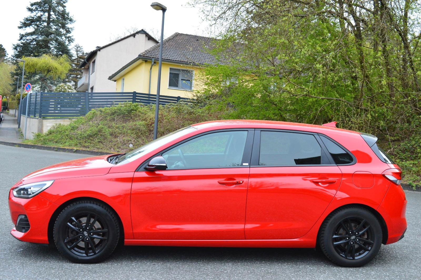 Hyundai i30 YES! Plus-PDC-NAVI-LED-KAMERA-AHK-TOP