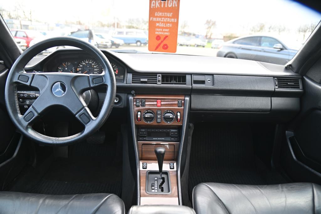 Mercedes-Benz CE 300