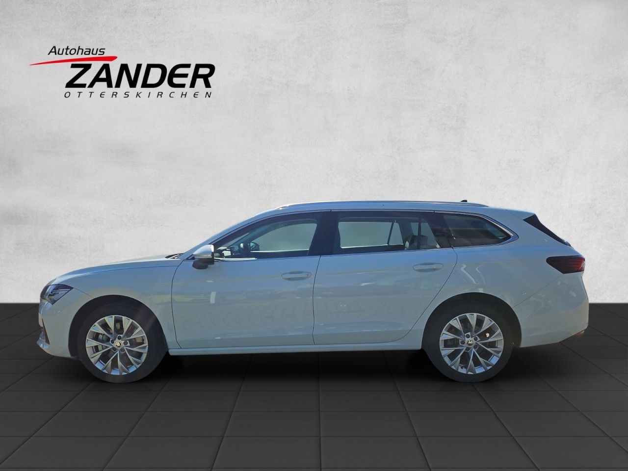 Fahrzeugabbildung SKODA Superb Combi 4x4 2.0 TDI Selection DSG STANDHZG.