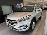 Hyundai Tucson blue Intro Edition 2WD - Hyundai TUCSON: Intro Edition
