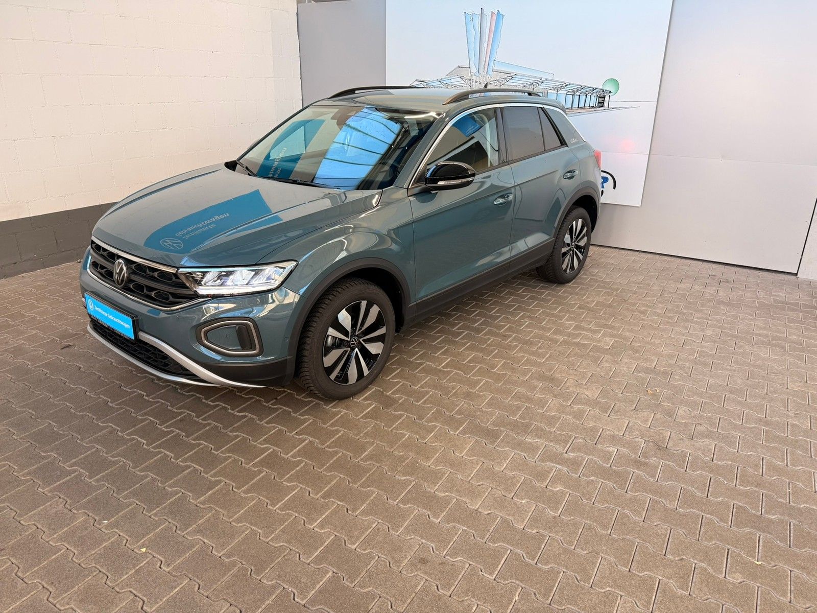 Fahrzeugabbildung Volkswagen T-Roc Goal 1,0 TSI 6-Gang Schaltung +LED +AHK +S