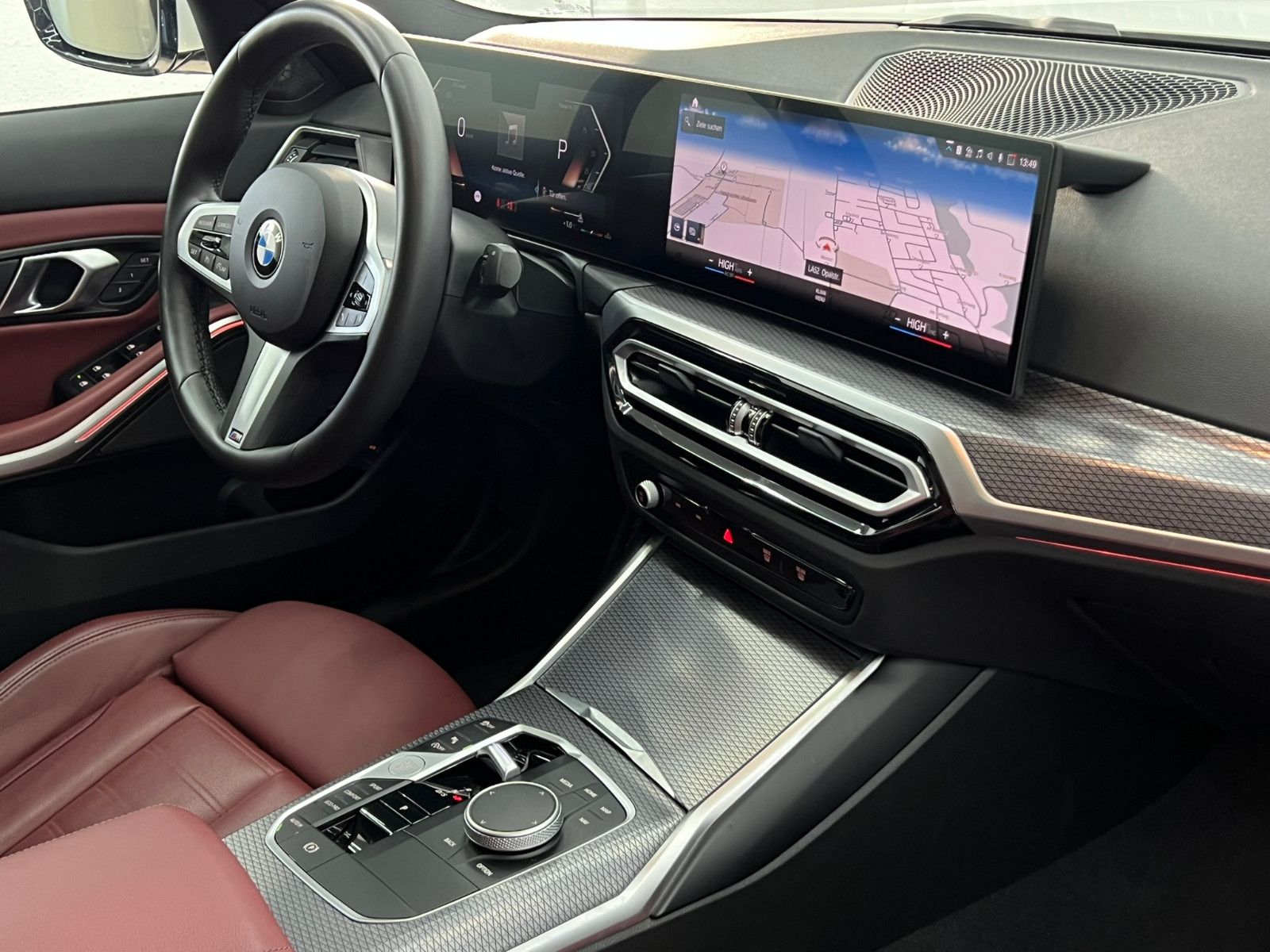 Fahrzeugabbildung BMW 330 i M Sport Lim./FACELIFT/CURVED DISPLAY/DE FZ