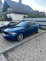 BMW 125i Coupé - M Paket/SCHALTER/M Performance ESD - blaue BMW 125
