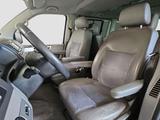 Volkswagen T5 Multivan 2.5 TDI Highline NAVI TEMP AHK SITZH - VW T5 Gebrauchtwagen in Bielefeld
