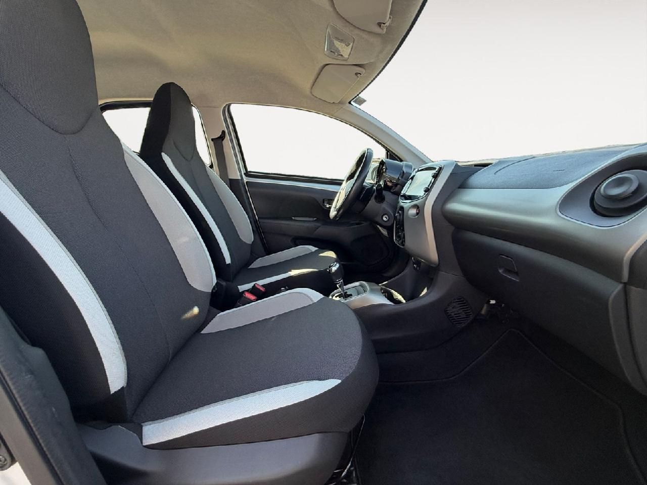 Fahrzeugabbildung Toyota AYGO x-play touch