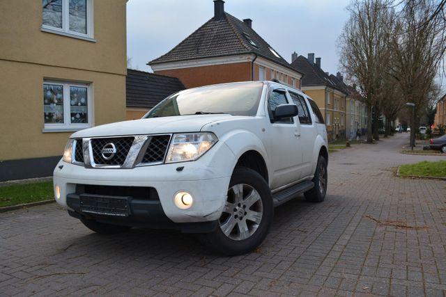 Nissan Pathfinder 2.5 dCi Premium*AUTOMATIK*AHK*7 SITZE