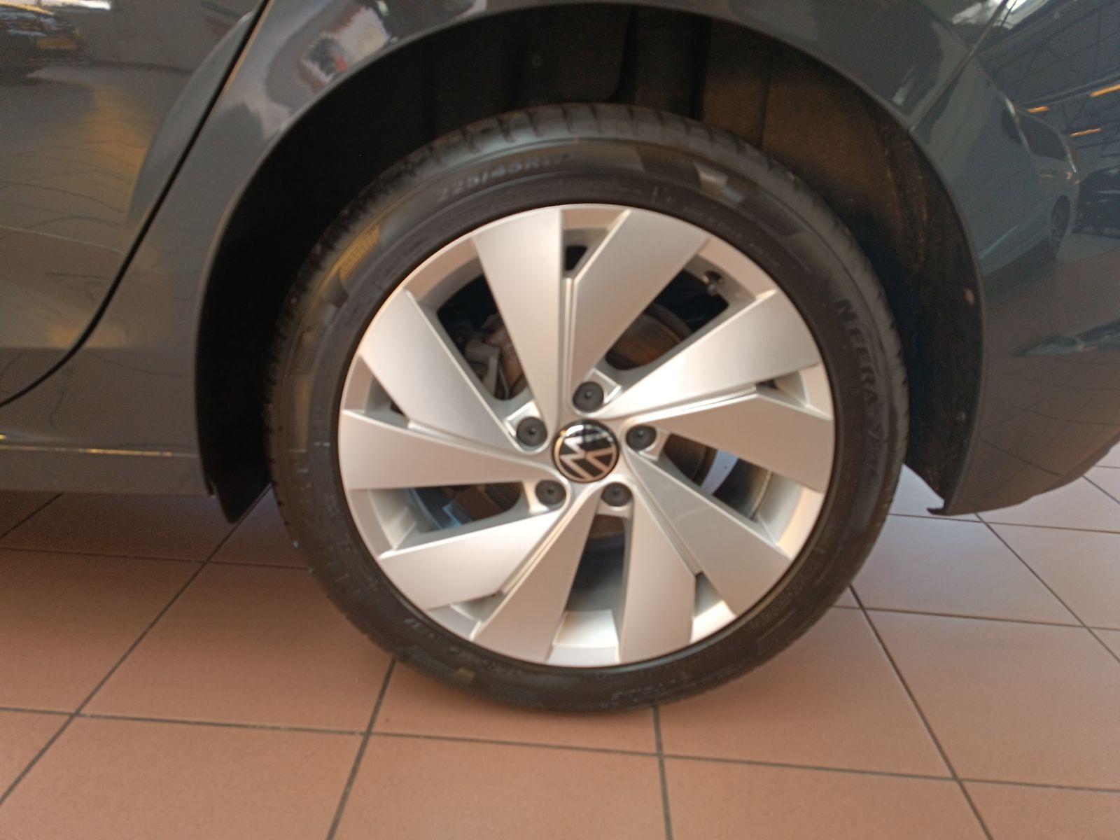 Volkswagen Golf VIII 1.5 eTSI Style DSG *PANO*R-CAM*SHZ*, миниатюра 7