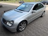 Mercedes-Benz C 200 KOMPRESSOR AVANTGARDE Avantgarde - gebrauchte Mercedes-Benz C 200 aus dem Jahr 2001