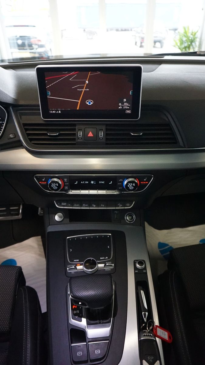 Fahrzeugabbildung Audi Q5 40 TDI quattro sport S line  Plus *VIRTUAL*