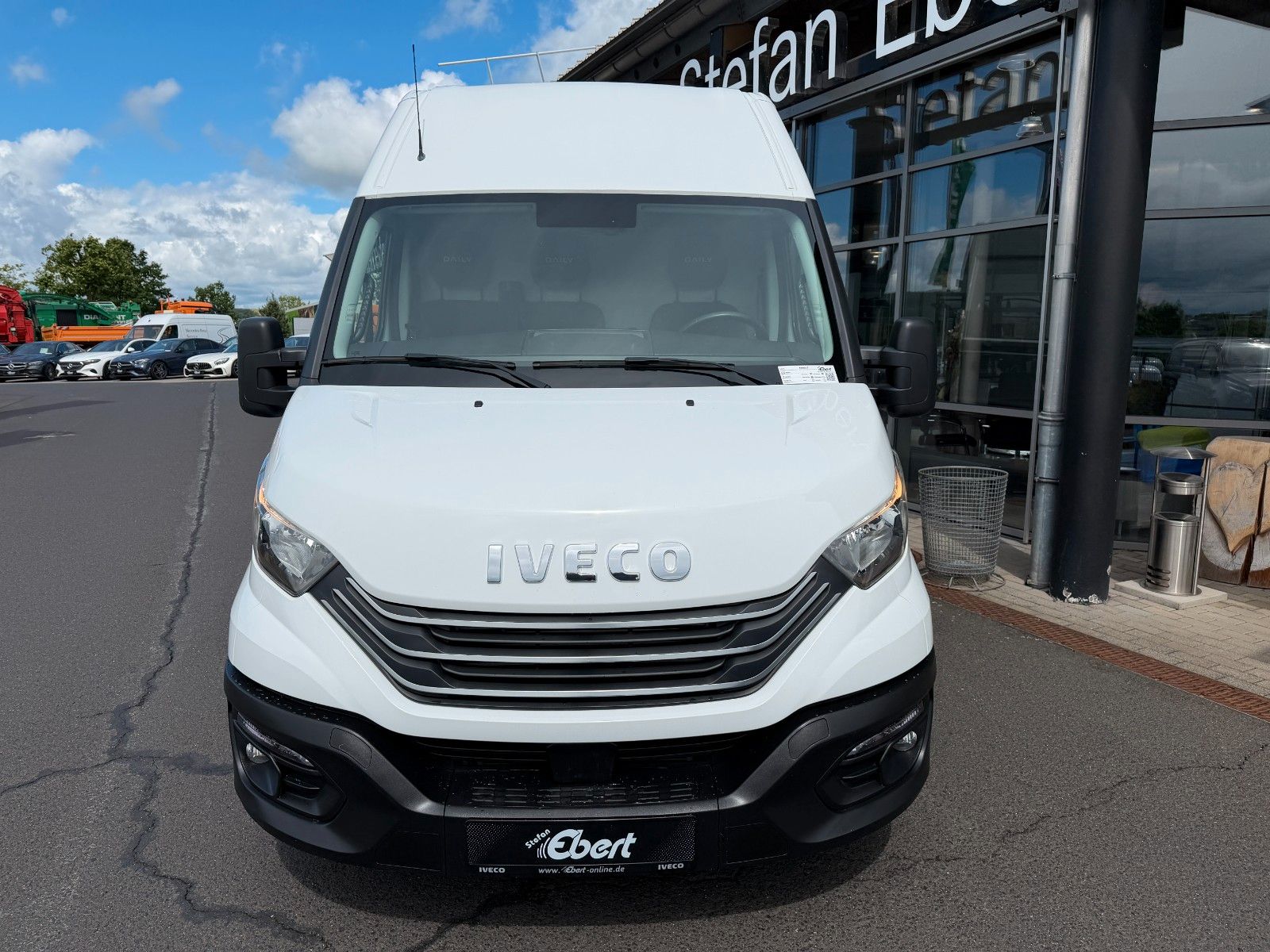 Fahrzeugabbildung Iveco Daily 35S18HA8 Kastenwagen Automatik*Klima*AHK