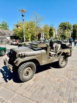 Jeep Willys - Jeep Willys mit Benzin-Antrieb