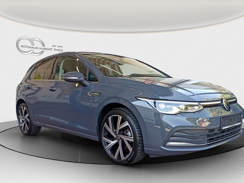 Fahrzeugansicht 4 Fahrzeugabbildung Volkswagen Golf VIII 1.5 eTSI Style DSG MATRIX-LED+KAMERA+