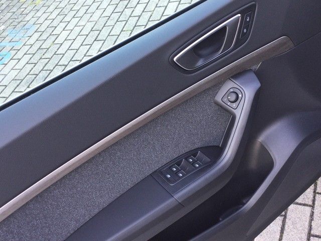 Fahrzeugabbildung SEAT Ateca TSI Xperience DSG LED AHK Navi AID ACC RFK