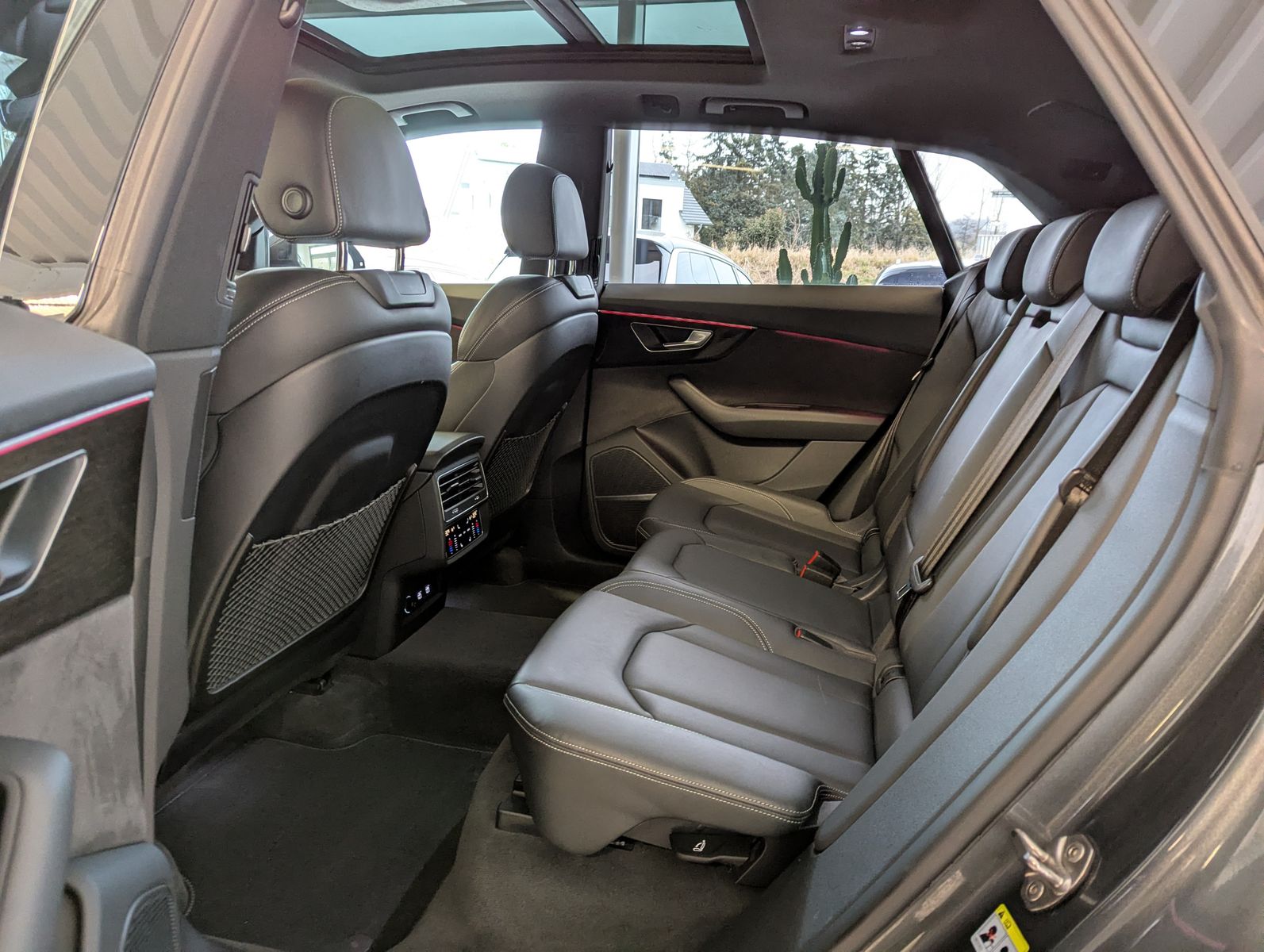 AUDI Q8 50 TDI qu. 3x S-Line HUD Matrix Pano ACC AHK - Image 13