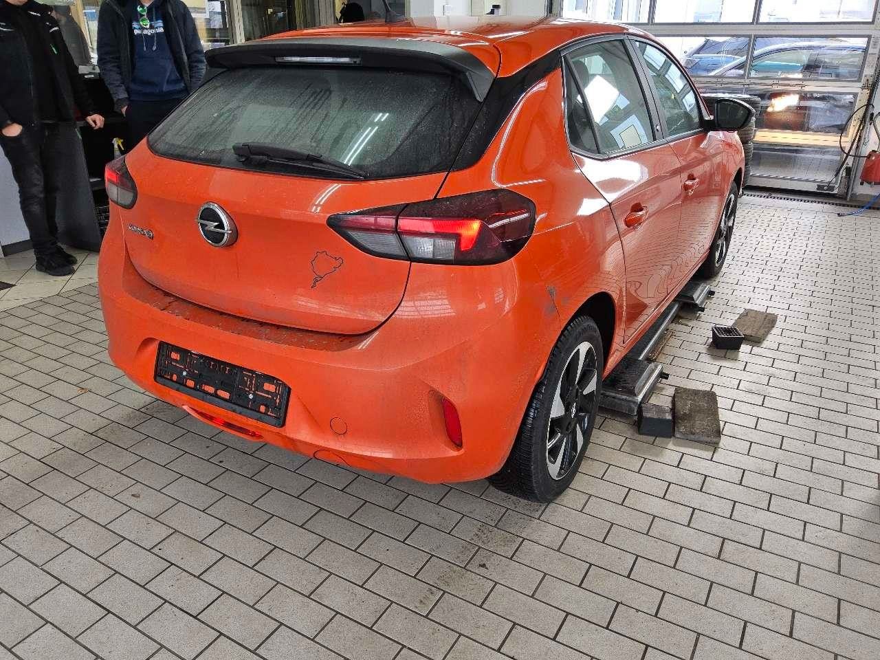 Fahrzeugabbildung Opel Corsa-e F EDITION 7KW NAVI/VIRT/SHZ/DAB/WÄRMEP.