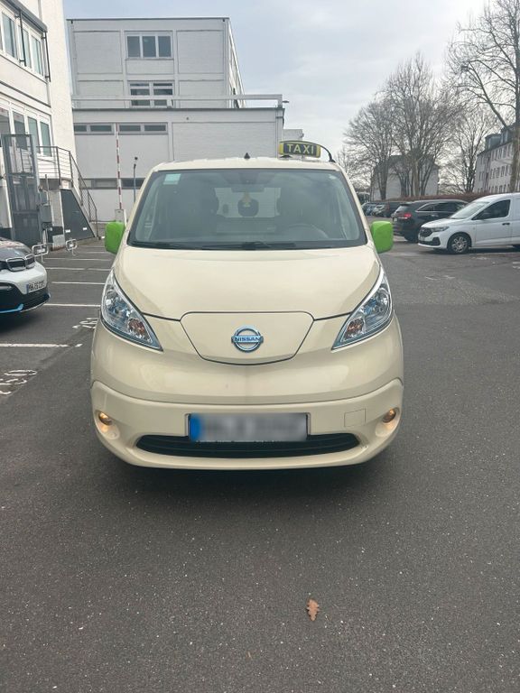 Image of Nissan e-NV200