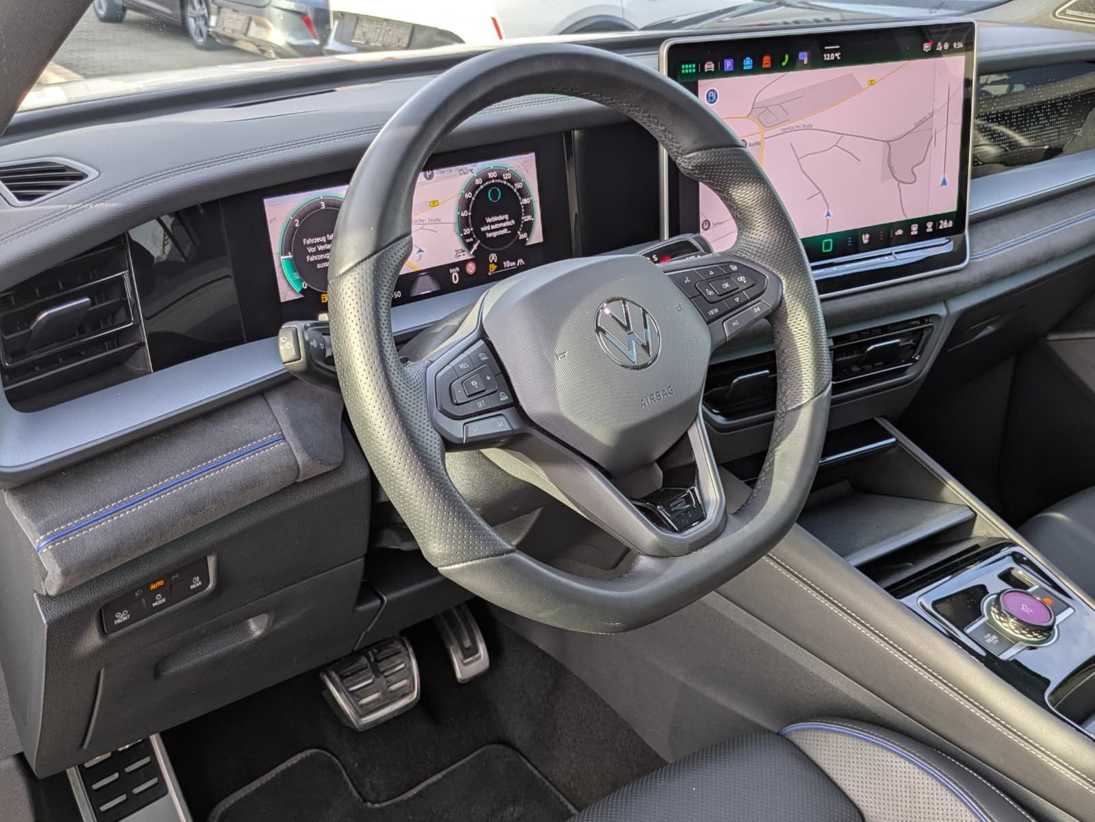 Fahrzeugabbildung Volkswagen Tayron 2.0 TDI 4M R-Line 7S*IQ-L.*LEDER*PANO*HUD