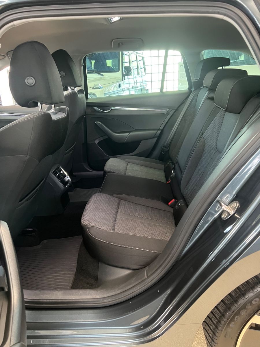Fahrzeugabbildung SKODA Octavia Combi Style *AMBIENTE*VIRTUALTACHO*LED*