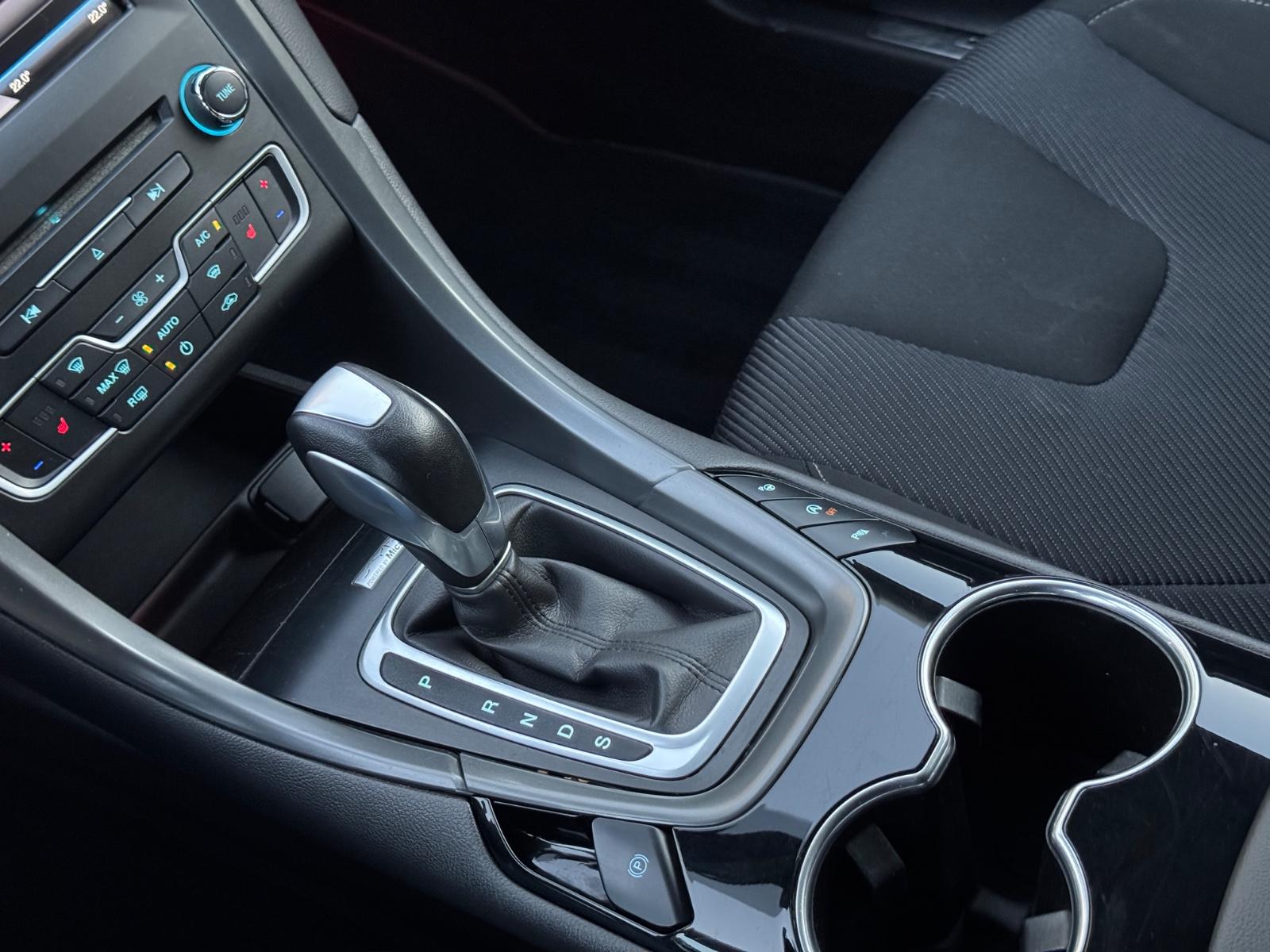 Ford Mondeo 2015 — photo 14