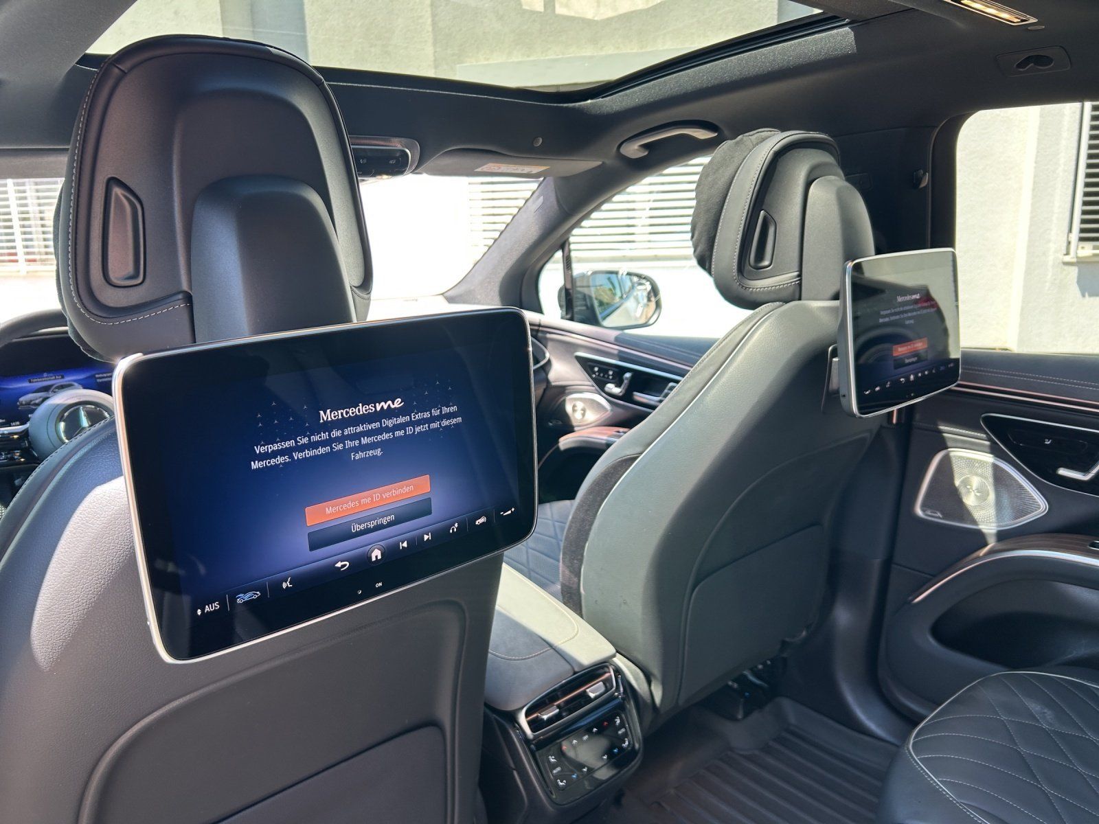 Fahrzeugabbildung Mercedes-Benz EQS 500 SUV AMG Distro PANO Burme Airmatic 360°