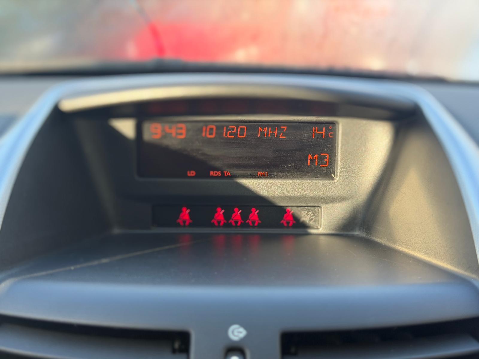 Peugeot 207 2009 — photo 12