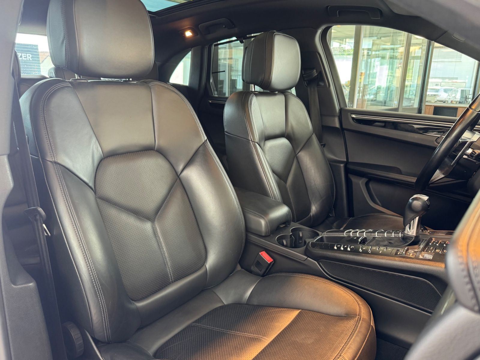 Fahrzeugabbildung Porsche Macan S Diesel/PANO/APPLE/NAVI/PDC/TEMPOMAT/SHZ