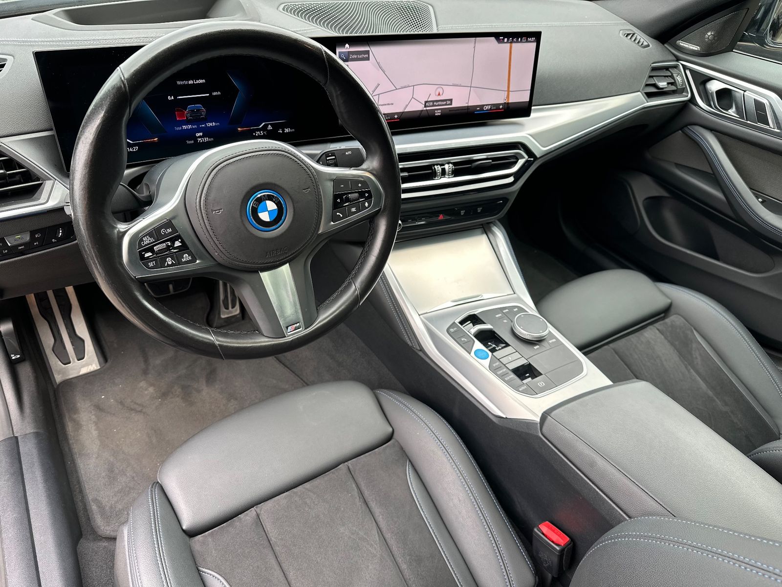 Fahrzeugabbildung BMW i4 eDrive40 Gran Coupé M-Sport NAV+LED+PANO+AHK