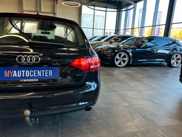 Audi A4 Avant Attraction *Navi*Sitzh*AHK*TÜV Neu*