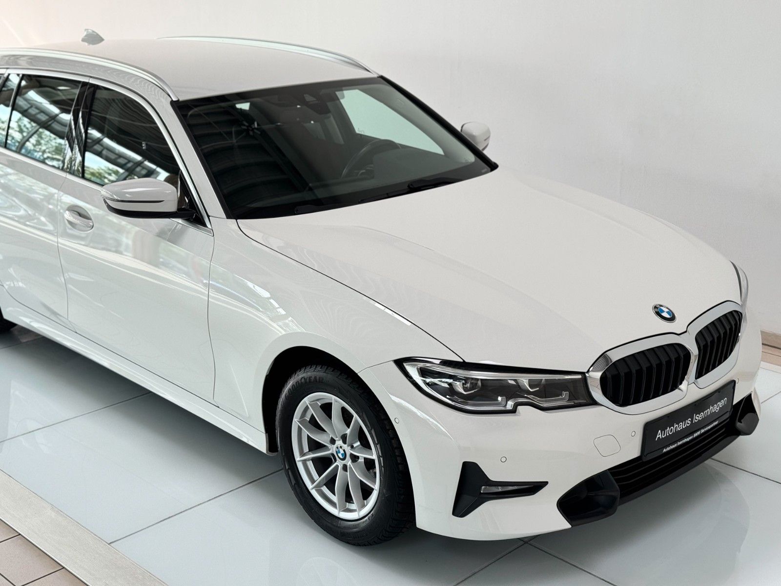 Fahrzeugabbildung BMW 320i SportLine Kamera AHK DAB HiFi Komfort Alarm