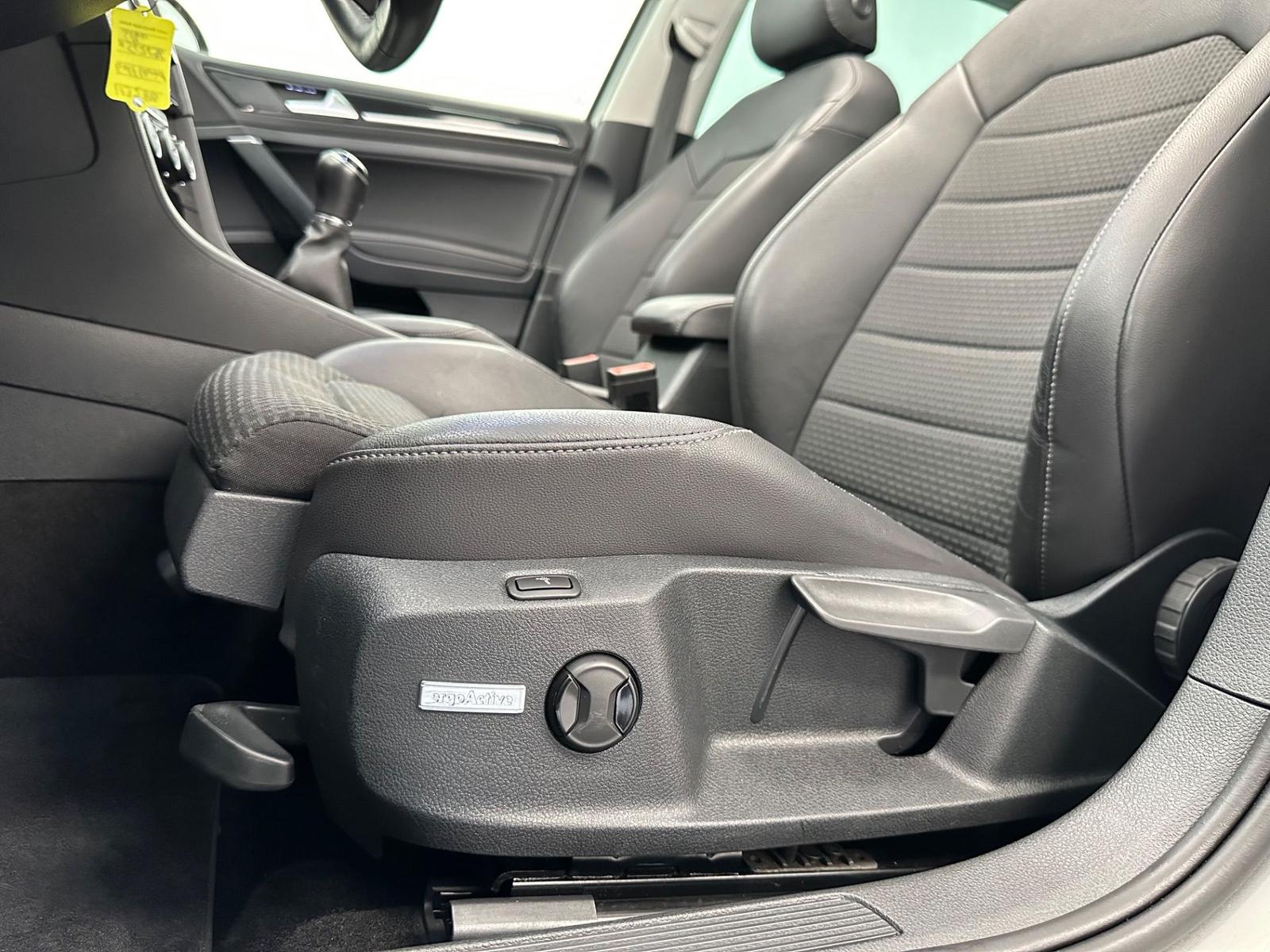 Volkswagen Golf VII Variant 1.4 TSI Highline Kamera Pano 