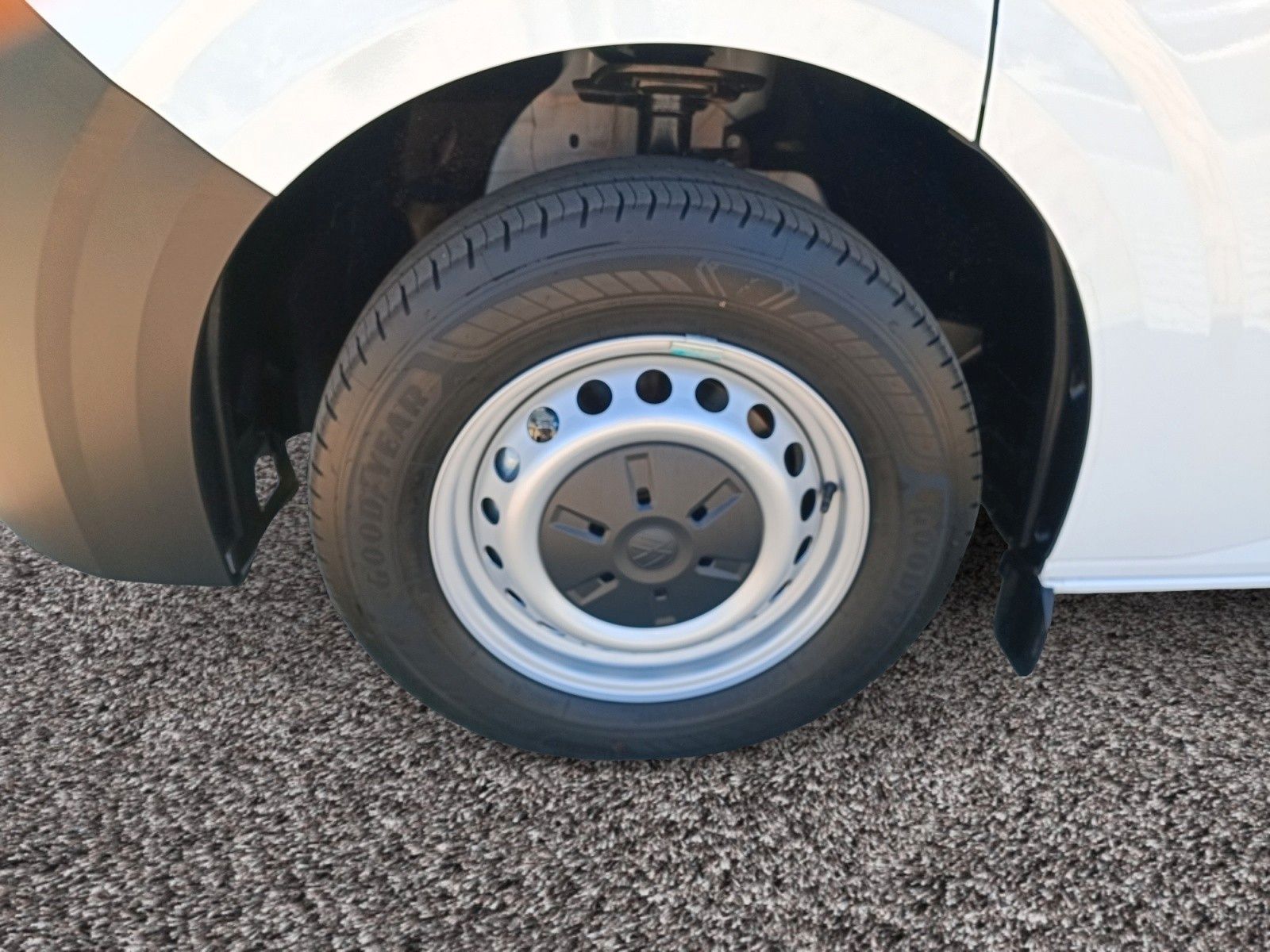 Fahrzeugabbildung Volkswagen T7 Transporter Kasten KR *AHZV*Klima*Holzboden