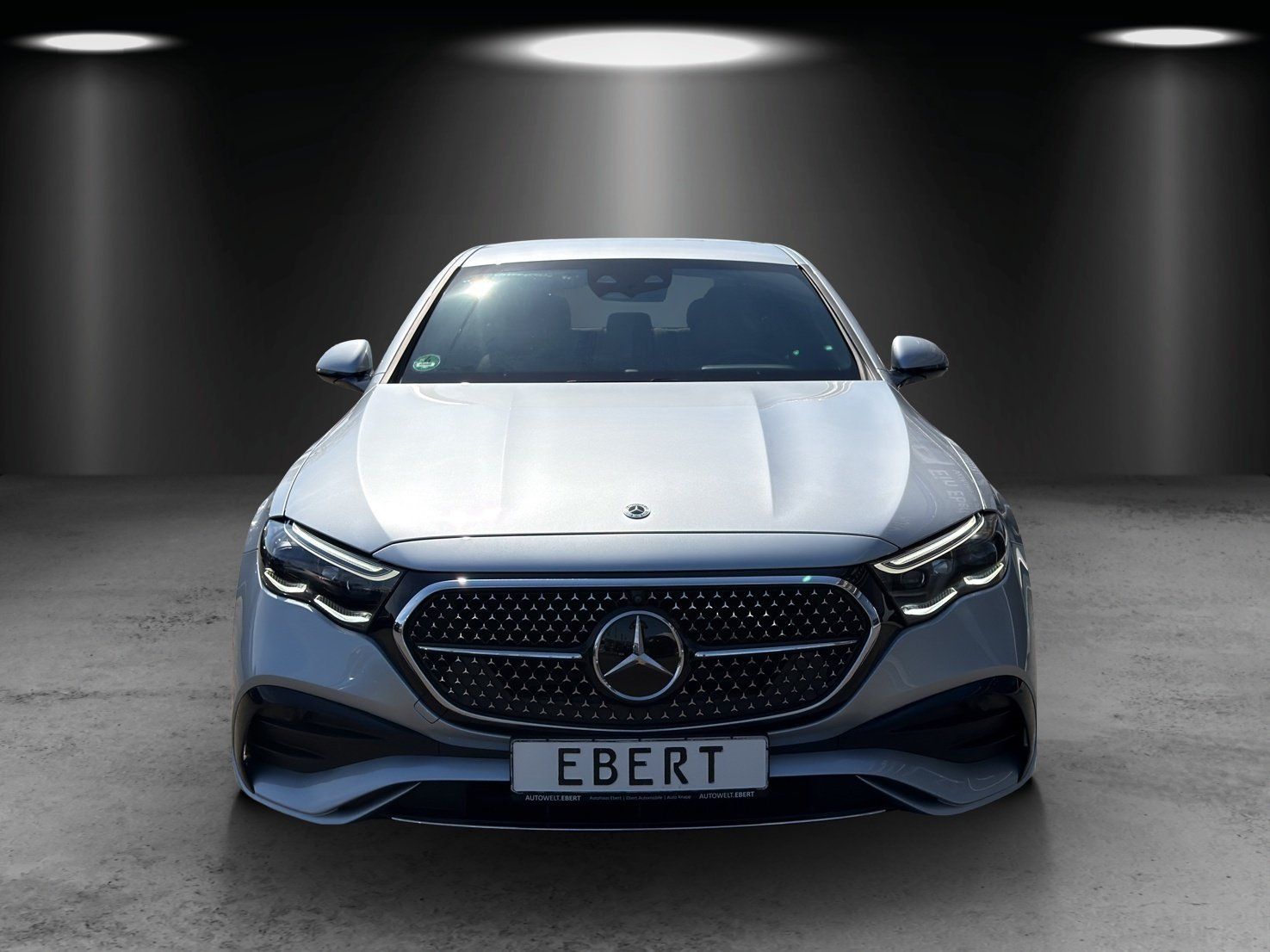 Fahrzeugabbildung Mercedes-Benz E220d AMG Prem HYPER FahrAssi HAL Sitzklim AIRMA
