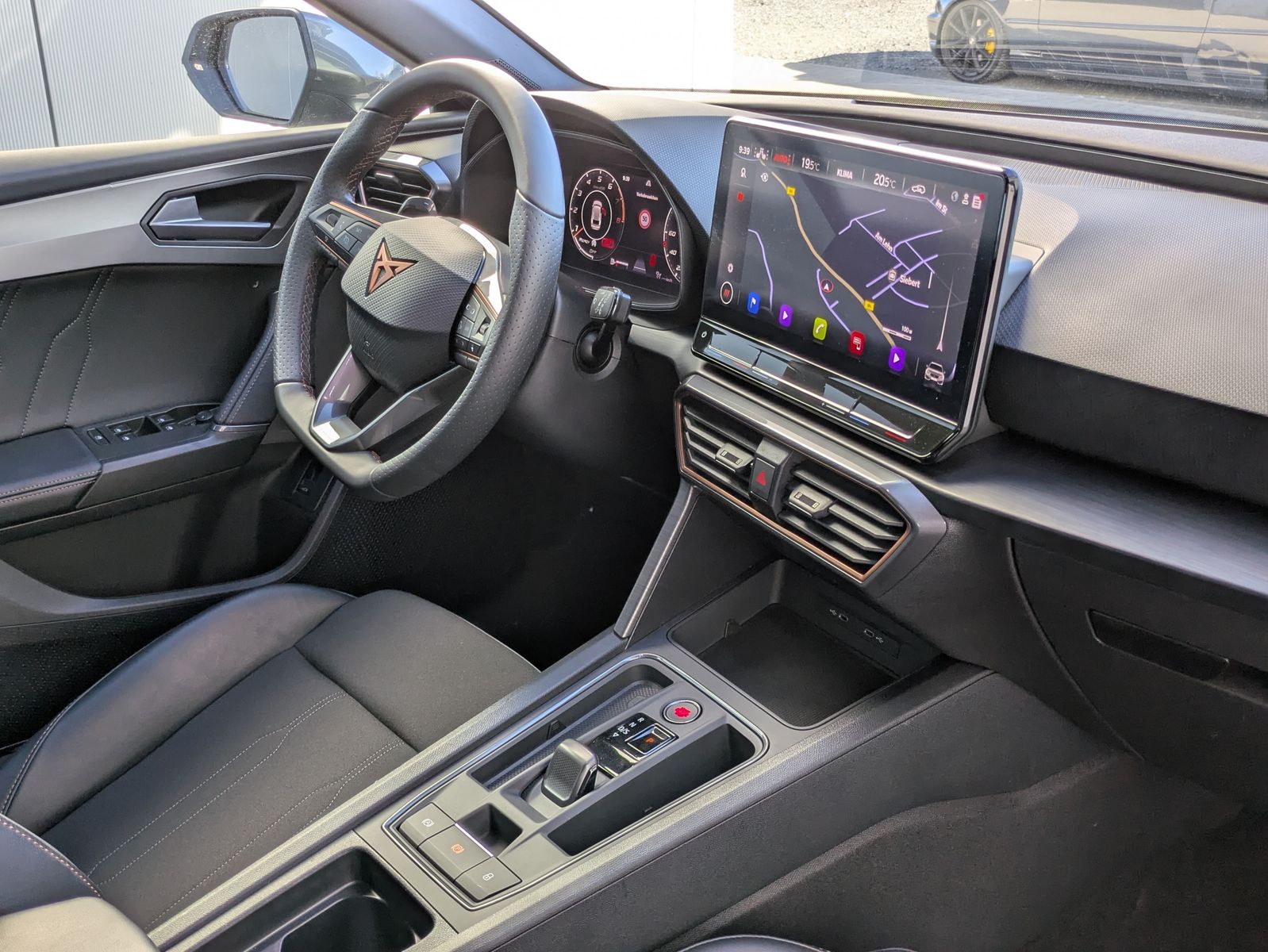 Fahrzeugabbildung CUPRA Leon 1.5 eTSI DSG MATRIX-LED*AHK*ACC*KAMERA*18"
