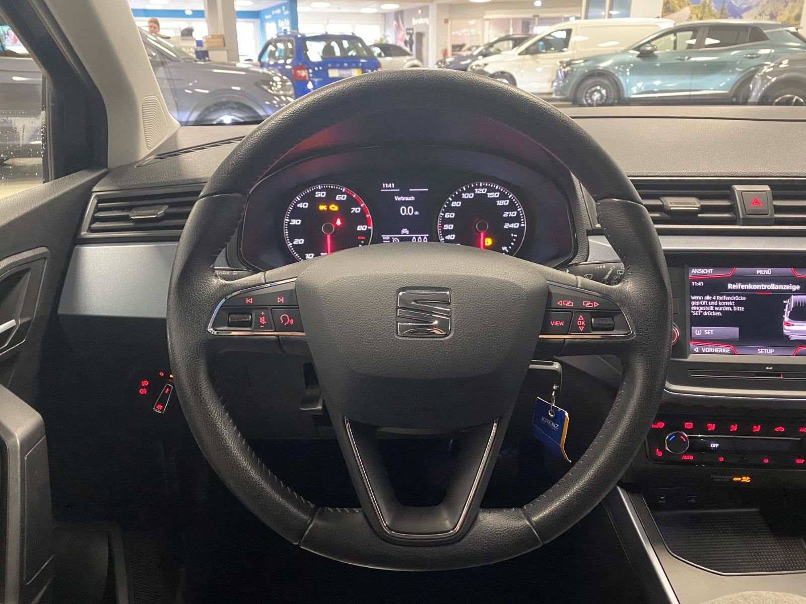 Fahrzeugabbildung SEAT Arona 1.0 TSI Style+EINPARKHILFE+TEMPOMAT+17"ALU