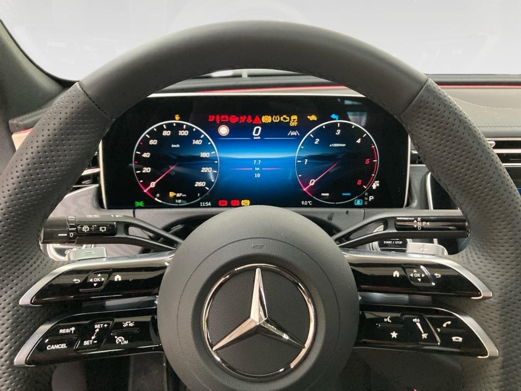 Mercedes-Benz E 220 d 4M EDITION AMG-Line+Pano+AHK+DISTRO+Memo