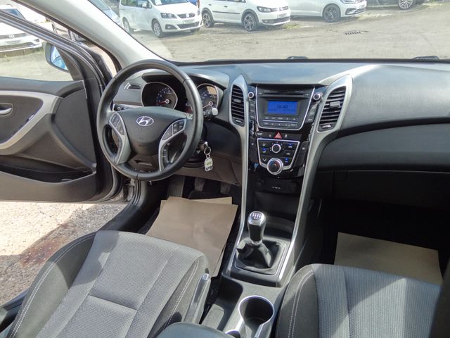 Fahrzeugabbildung Hyundai i30 Trend/2.Hd/Klima/PDC/70TKM/