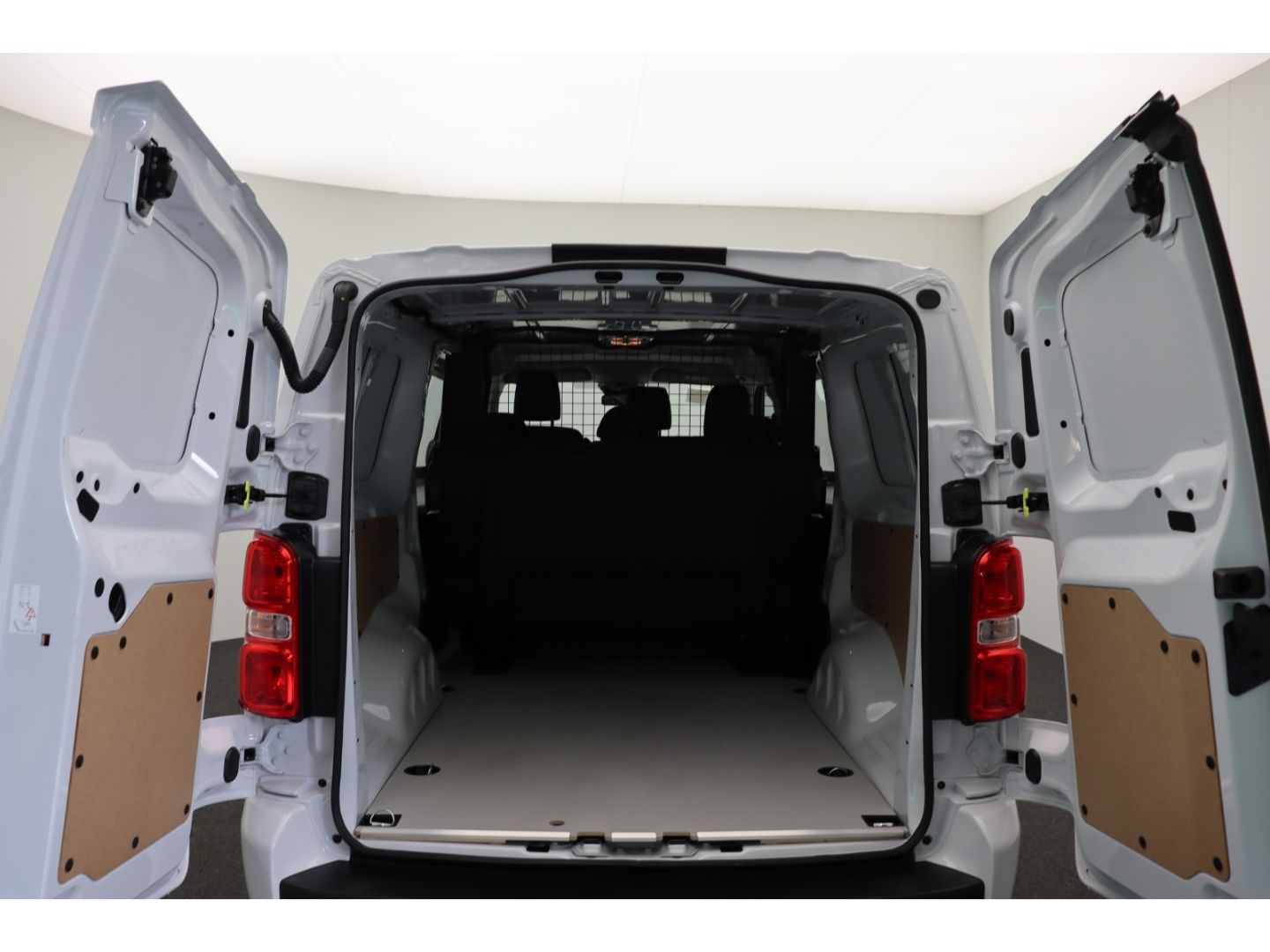 Fahrzeugabbildung Fiat Scudo L3 Flexcab Lang Digi Cockpit Navigation