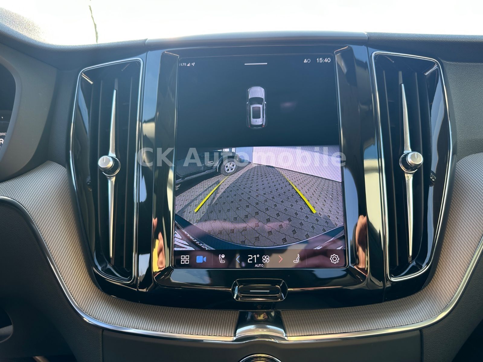 Fahrzeugabbildung Volvo XC60 T6 Plus Bright Recharge AWD/Navi/Pano/AHK