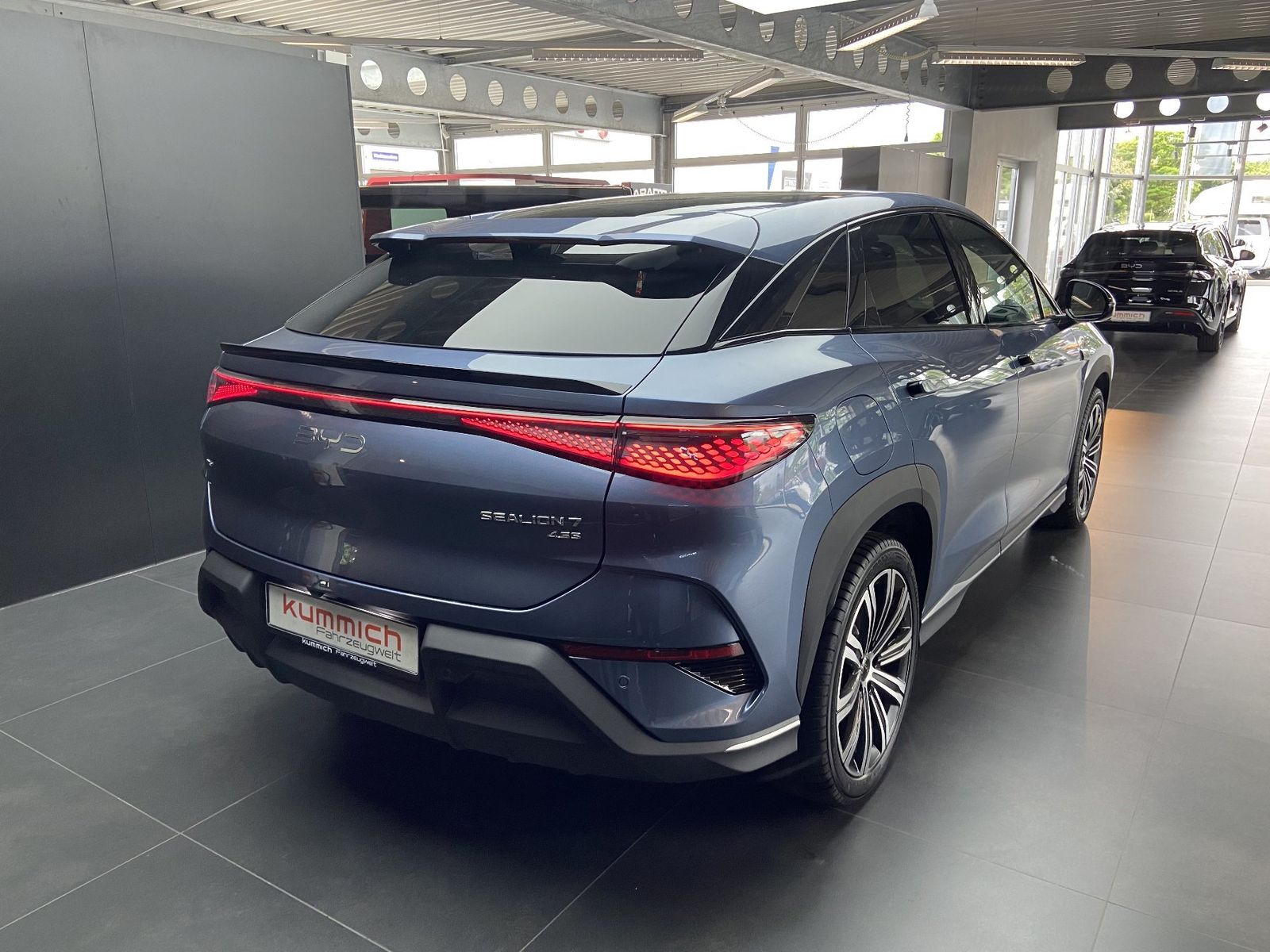 BYD SEALION 7