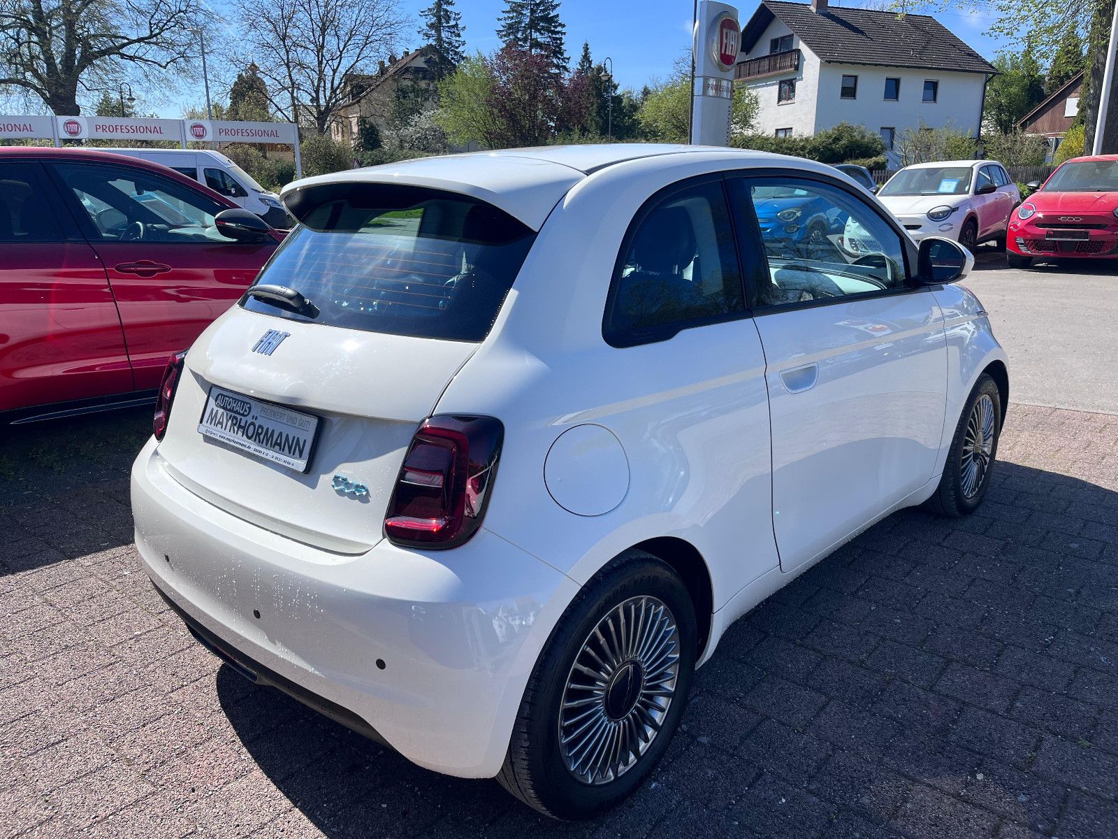 Fahrzeugabbildung Fiat 500E